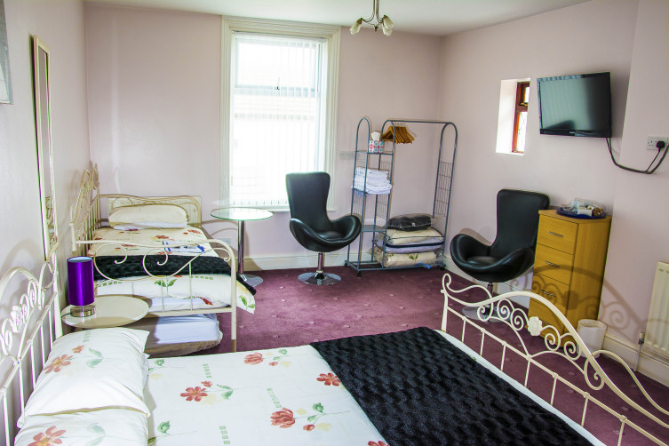 Queen Victoria Guest House Blackpool Superior Family Room